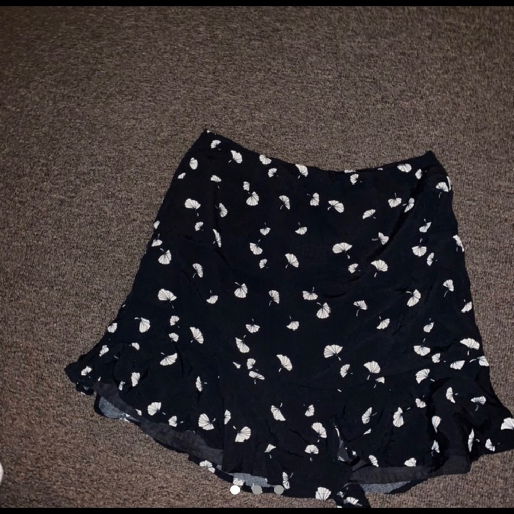 High waisted cute skirt